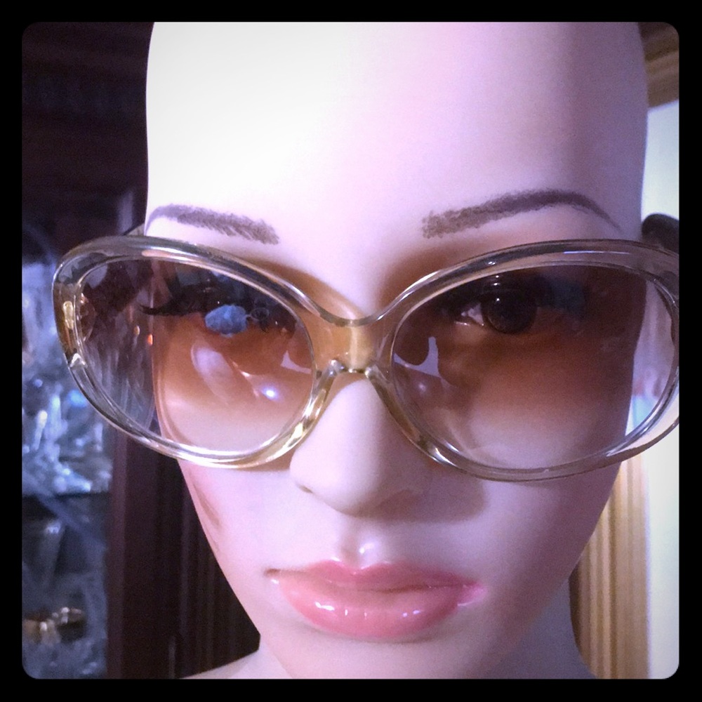 Coach Gorgina l025 glasses sunglasses. These are prescription glasses.